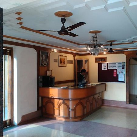 Hotel Ajaya Варанаси Экстерьер фото
