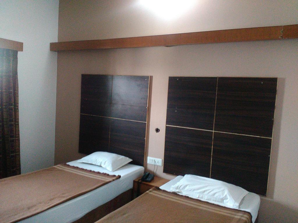 Hotel Ajaya Варанаси Номер фото