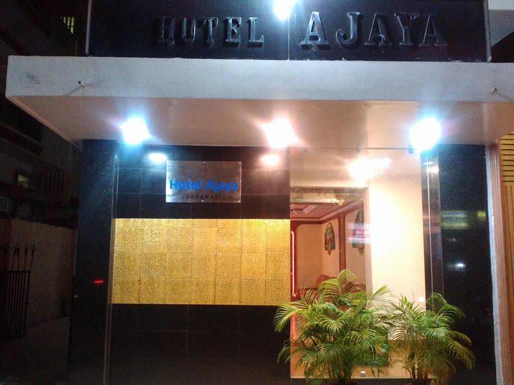 Hotel Ajaya Варанаси Экстерьер фото