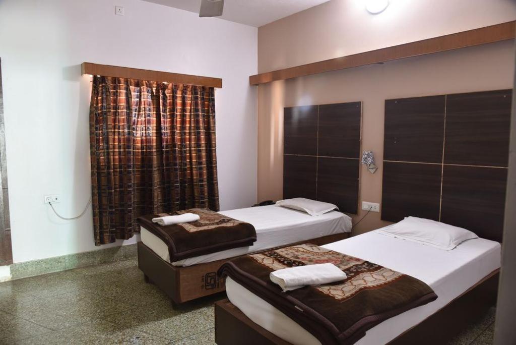Hotel Ajaya Варанаси Экстерьер фото
