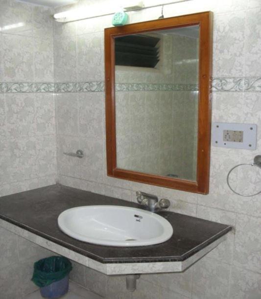 Hotel Ajaya Варанаси Номер фото